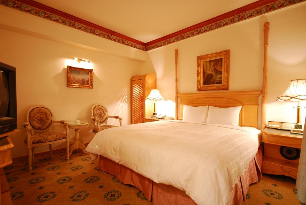 Karo Hotel Kaohsiung Luaran gambar